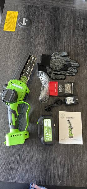 Aenlv Ad-0047 21v Cordless 4in Mini Chainsaw Kit With Battery Charger Chain And Gloves