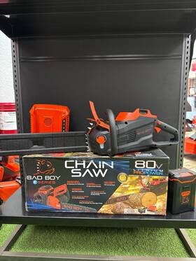 Bad Boy 088-7515-00 80v 18in Chainsaw With Battery And Charger