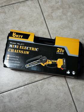 Bkiy Nl-611 21v Cordless Mini Chainsaw 6 Inch Yellow/black With Accessories And Batteri
