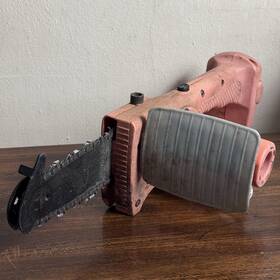Chicago Electric Power Tolols 44493 Vtg Chain Saw 18v No Battery Fire Wood Cutting Tool