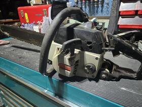 Craftsman 358.356080-3.0/18 3.0/18 Inch 56cc Chainsaw- Refurbished Runs Great