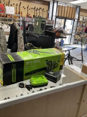212714 Greenworks 60v 16 Inch Chainsaw With Battery And Charger