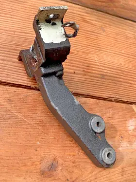 Sp125 Mcculloch 85897 125c Chainsaw Front Av Mount Tank Brace Strut Bracket Arm