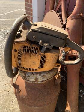 Pioneer P42cb Vintage Partner Chainsaw Model For Restoration Has Compression