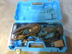160-a-1 Saker 20v Hand Mini Chain Saw Used