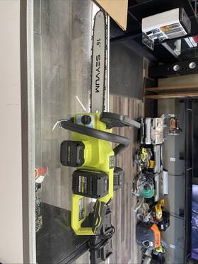 Seyvum Dl-cs4010 Chain Saw Cordless With Charger And 2 Batteries