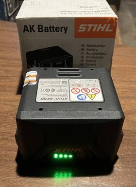 Stihl 45204006512 Genuine Battery Ak30 36v 4.8ah 180wh Lithium-ion 4x Led Suits Tools