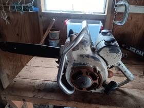 Wards D58-1101 Vintage Gasoline Chainsaw White/orange/silver Mpn